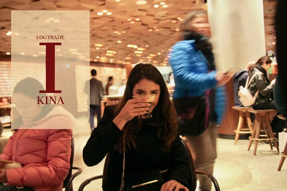 Sara LogTrade Starbucks i Shanghai